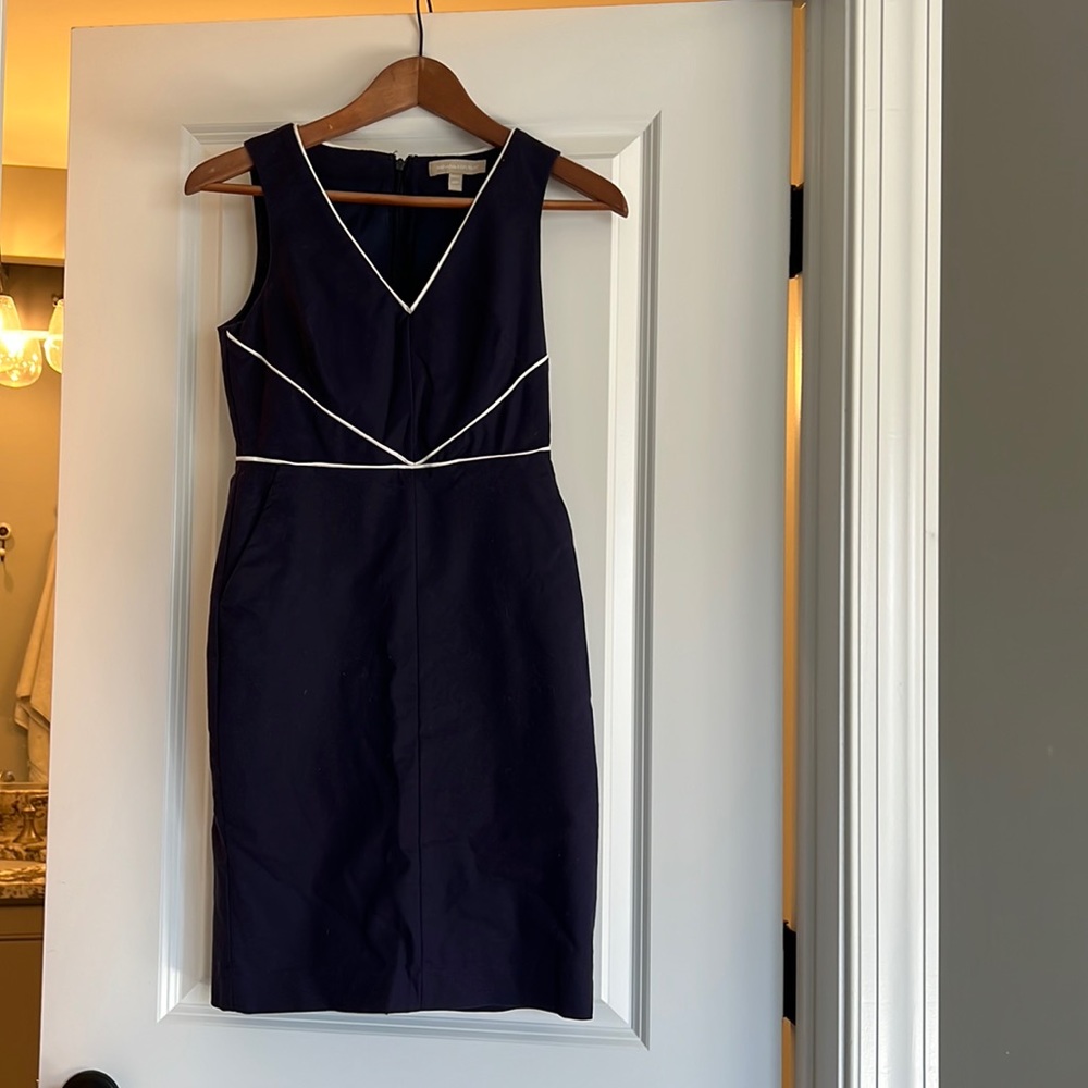 Banana republic navy dress with white accents. Size petite 00P